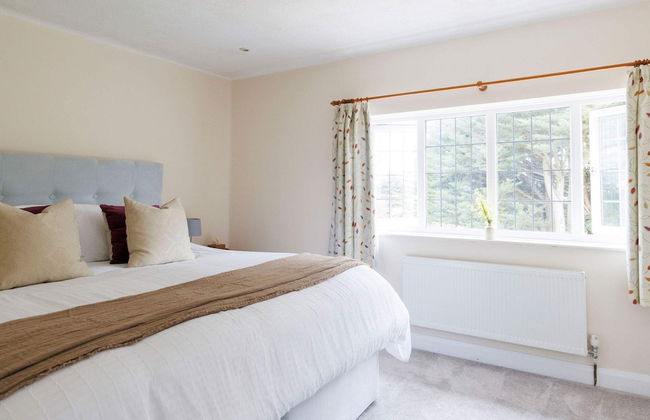 Charming Beach Getaway - Spacious 4BR Sunny Garden - Foto 31