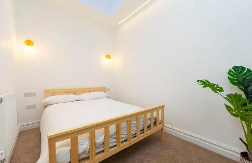 Sleeps 10 House near Bike Park Wales - Photo 2