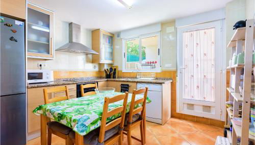 Beautiful Home In Oropesa Del Mar - Photo 5