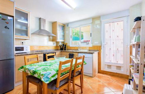 Beautiful Home In Oropesa Del Mar - Photo 5