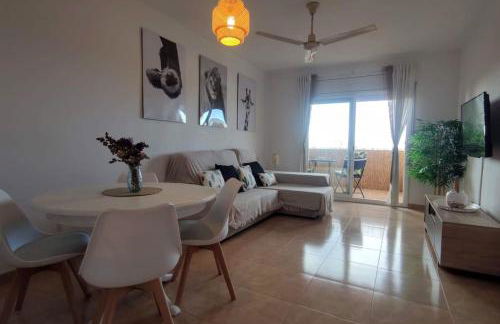 ¡Espectacular apto con vistas al mar con Wifi! - Foto 23