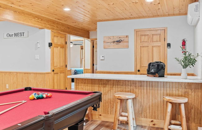 Bluejay Getaway by Avantstay Walk to Lake 7bdr, Hot Tub, Pool Table - Foto 23