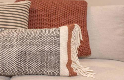 Stylish & Spacious Home Near ATL - Foto 29