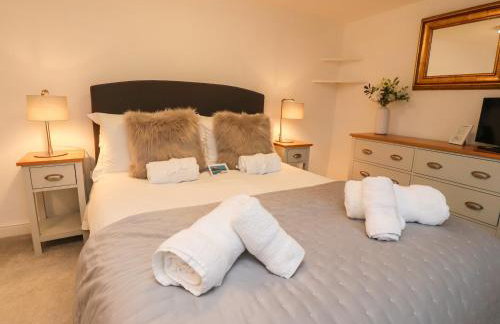 Inglewood Court - Photo 16