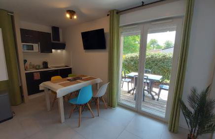 T2, 50m du lac, PISCINE, WIFI, jardin terrasse sans vis-à-vis, 1 à 4 pers - Foto 9