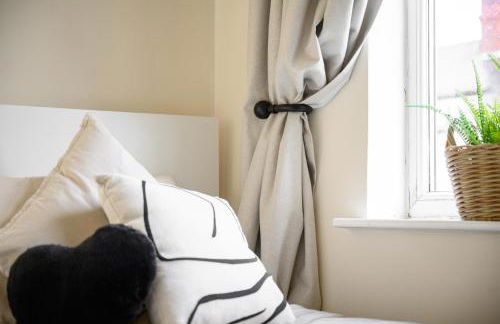 Blissful Breaks Near Old Trafford Stadium - Foto 38