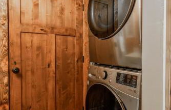 Frontier Cabin by Twin Beds Vacation Homes - Photo 43