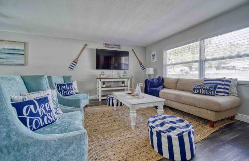 Stylish Lake home with HUGE POOL, Arcade with PS5,and Theater Just 5 min from Legoland - Foto 18