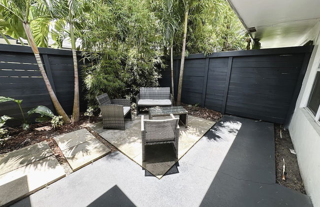 BnB Hyperion Brand New 2b2b Retreat w Patio - Foto 34