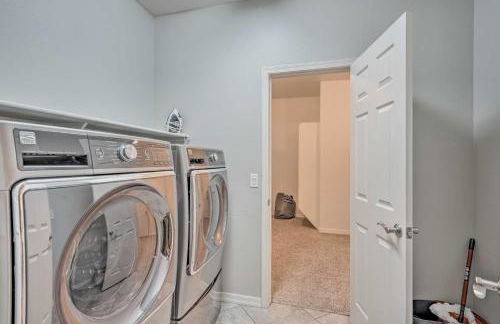 5 Mi to Surprise Stadium! Snowbird Escape with Pool - Foto 35