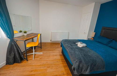 Private and Spacious 2 Bedroom House - Free Parking! - Foto 5