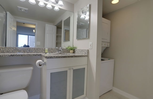 Crystal City Apartments near Reagan Airport - We Host - Photo 59