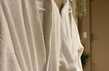 Le Moment Bien-Être - jacuzzi privatif, terrasse et parking privé gratuit au centre de Saint-Omer - Foto 16