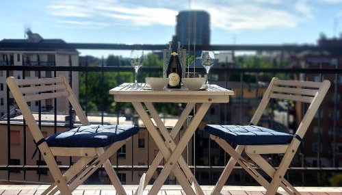 Milan Top-Floor Flat City View 2 Balconies Workspace M5 - Foto 1