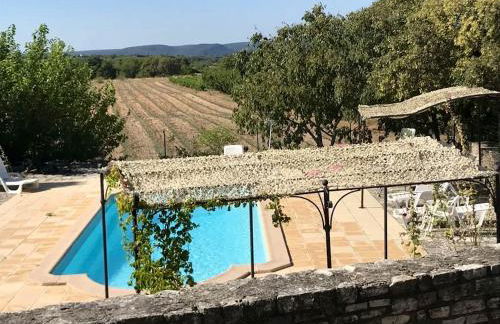 Location chaleureuse à Orgnac-l'Aven avec piscine partagée - Foto 35