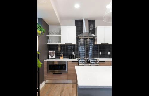 Stunning 3BD 3.5 BA - 10 Min to Downtown! Garage! - Foto 10