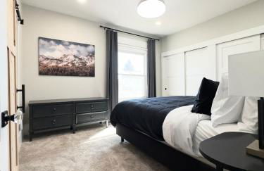 NEW REMODEL Denver Luxury Home with Private HOT TUB - Foto 44