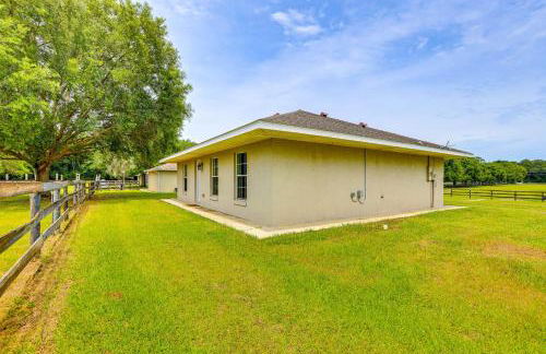 Idyllic Anthony Home Riding Arena with Mirror Wall! - Photo 22
