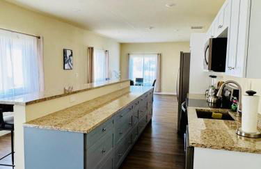 New Home Near Legoland and Disney Sleeps 12 - Foto 23