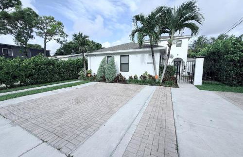Quiet retreat near Coconut Grove free parking - Photo 43