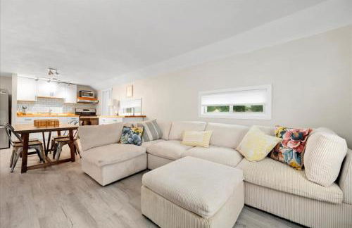 Whitewater The Genoa on Oneida Lake Sleeps 8 - Photo 3