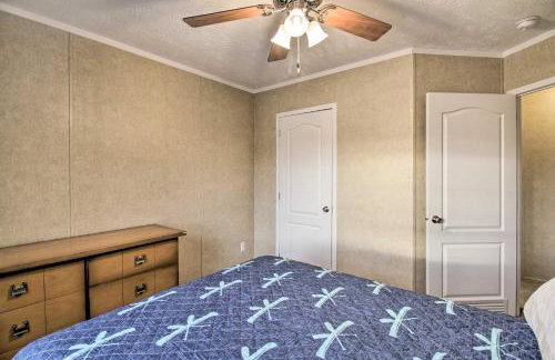 Family Lake Retreat w/ Screened Deck! - Foto 18