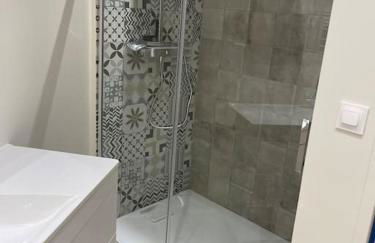 Maison 5 chambres 3sdb en ville avec piscine - Foto 2