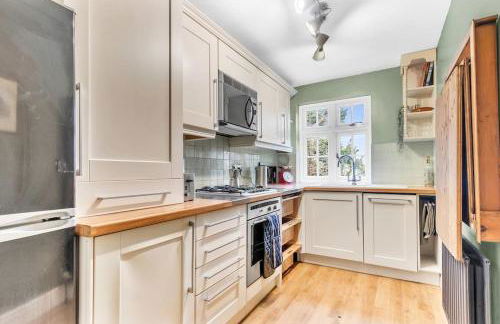 Charming Reigate Cottage Retreat - Foto 26