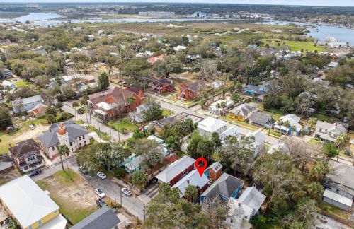 Rare Downtown Oasis | Private Pool + Parking - Foto 15