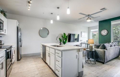 Modern Cozy Condo facing Riverwalk w King Suite - Foto 16