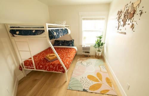 Reno's Biggest Little House - Cozy Home Theatre - Foto 50