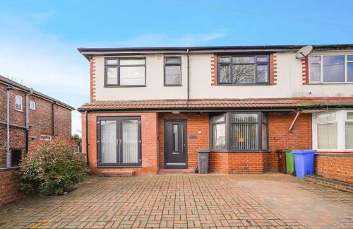 Stylish Home With Free Parking And Easy City Access - Photo 10