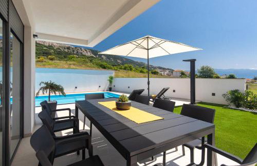 Villa Supernus II with Heated Pool - Photo 10
