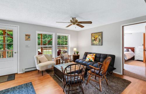 Chandler Hill Base Camp - Enjoy A Nature Getaway in this Rustic Home in the Mountains, 10 minutes from Sunday River Ski Mountain! home - Foto 2