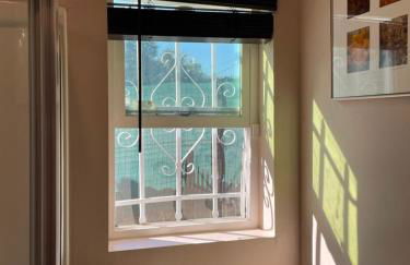 Charming Casita all too yourself near Midtown, Train and Freeway - Photo 25