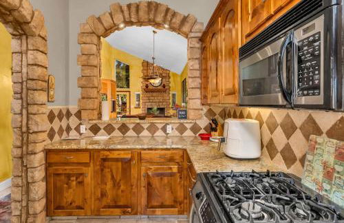 A Tuscan Adventure in California! 3 BDR Sleeps 8 - Photo 16