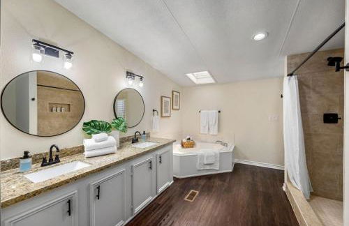 Accessible 3BR Home Sleeps 12, Pet-Friendly, Near Lake Conroe - Foto 25