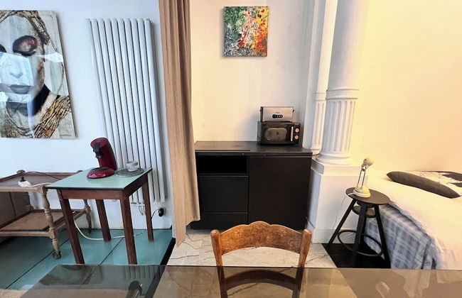 Chic Comfortable Loft and Natural Light - Photo 5