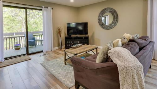 Bella Vista Townhome with Deck Near Back 40 Trails! - Foto 5