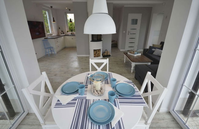 A Luxury Villa in a Seaside Village.living Room, 2 Bedrooms, 2 Bathrooms, Garden - Photo 15