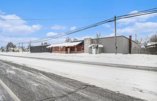 Bowling Alley! Expansive Group Getaway in Lewiston - Foto 43