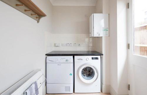 Superior House for 6 Near Beach w Parking Garden - Foto 22