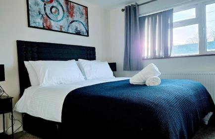 Modern 3 Bed House with Parking for Families and Contractors - Foto 19