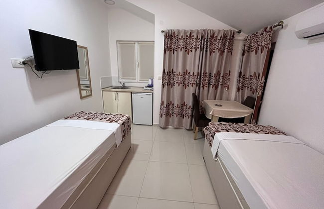 Pearl Apartments - Photo 2