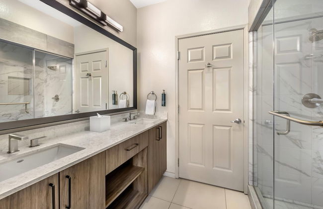 2BD resort condo with amenities and next to shopping right off the Las Vegas Strip - Photo 37