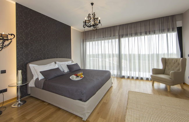 Spacious Villa With Private Pool and Jacuzzi in Porec - Foto 11