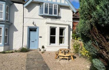 The Blue Cottage with luxurious Super King bed - Photo 3