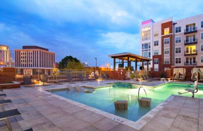 2 Bedroom Historic Brick Getaway with Wifi - Foto 1