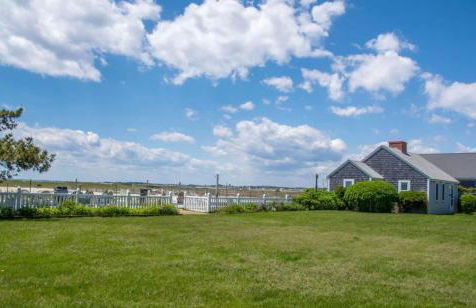 North Truro Beachfront Cottage with Cozy Backyard - Foto 20