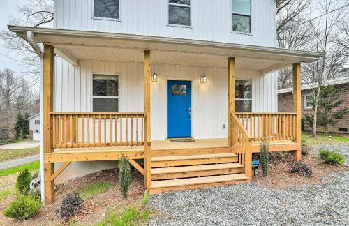 Modern Candler Home with Deck and Yard! - Foto 27